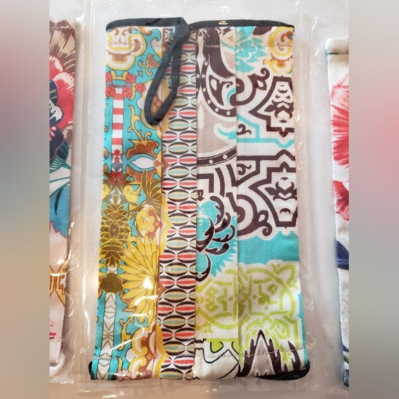 Set of 3 Face Masks, Packaged, new, no tags - Picture 4 of 5